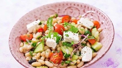 Bohnensalat in einem hübschen Schälchen angerichtet.
