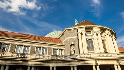 Universitätsgebäude der Universität Hamburg - Außenansicht.