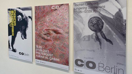 Die Plakate der drei aktuellen Ausstellungen im C/O Berlin.