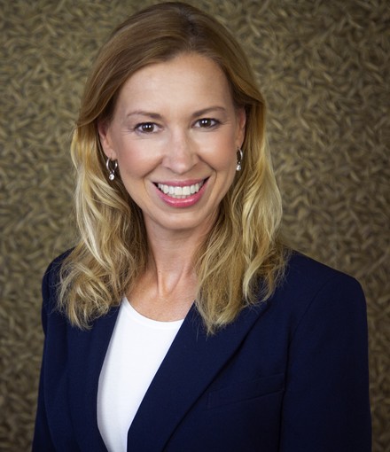 Dr. Michaela Karsten ist mehrfache Frauen-Gedächtnis-Weltmeisterin, Guinness-Rekordlerin, promovierte Medizinerin, Autorin von zahlreichen Fachartikeln über das Gehirn & Gedächtnis. (Foto: © Dr. Michaela Karsten)