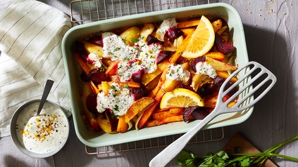 Kartoffel-Wurzelgemüse mit Orangenjoghurt