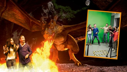 Zwei Besucher erleben wie Visual Effects im Studio mittels Technik erzeugt werden.
