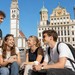 Studierende in Augsburg genießen das Leben in einer der glücklichsten Großstädte Deutschlands.