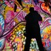 Eine bunte Bodenprojektion auf dem Potsdamer Platz in Berlin zum Festival of Lights 2024.
