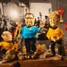 Marionettenpuppen der Augsburger Puppenkiste, die verschiedene deutsche Politiker darstellen werden unter anderem im Museum des Marionettentheatersgezeigt.