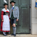 Mann und Frau in Tracht.