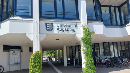 Eingang der Universität Augsburg.
