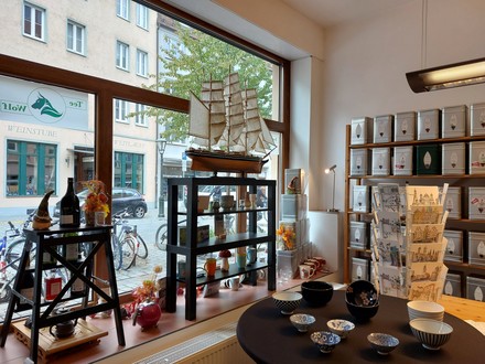 Das Schaufenster vom Teeschätzle.