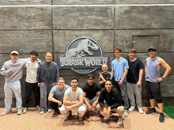 Unsere Jungs bei dem großen Dino-Event in München.