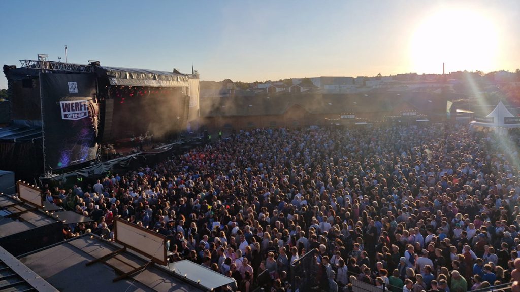 Ein ganzes Wochenende vollgepackt mit Musik und guter Laune – das bot das Open-Air-Festival der Gollan Werft in Lübeck.